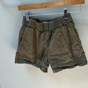 Everlane cargo short